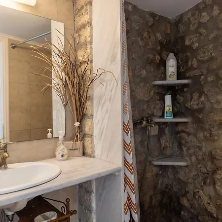 بيت للعطل Avgi's House *